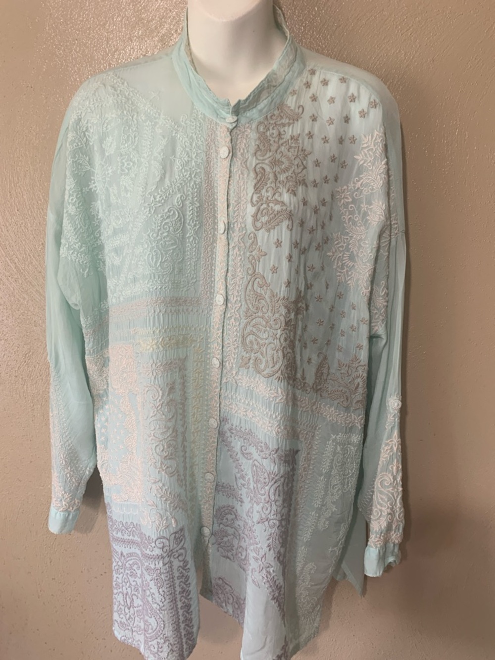 Johnny Was size M Mint Green Embroidered Collar Blouse - Picture 3 of 11